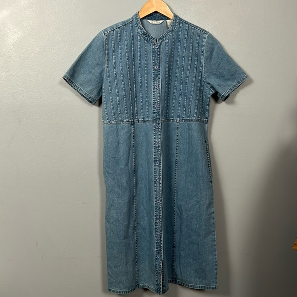 Orvis Denim Shirt Dress With Pleated Accent Top, Pockets, Womens Size 12 - Picture 1 of 15